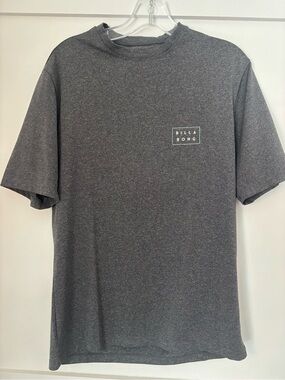Billabong Short Sleeve Tee in Charcoal  with Small Chest Logo size medium